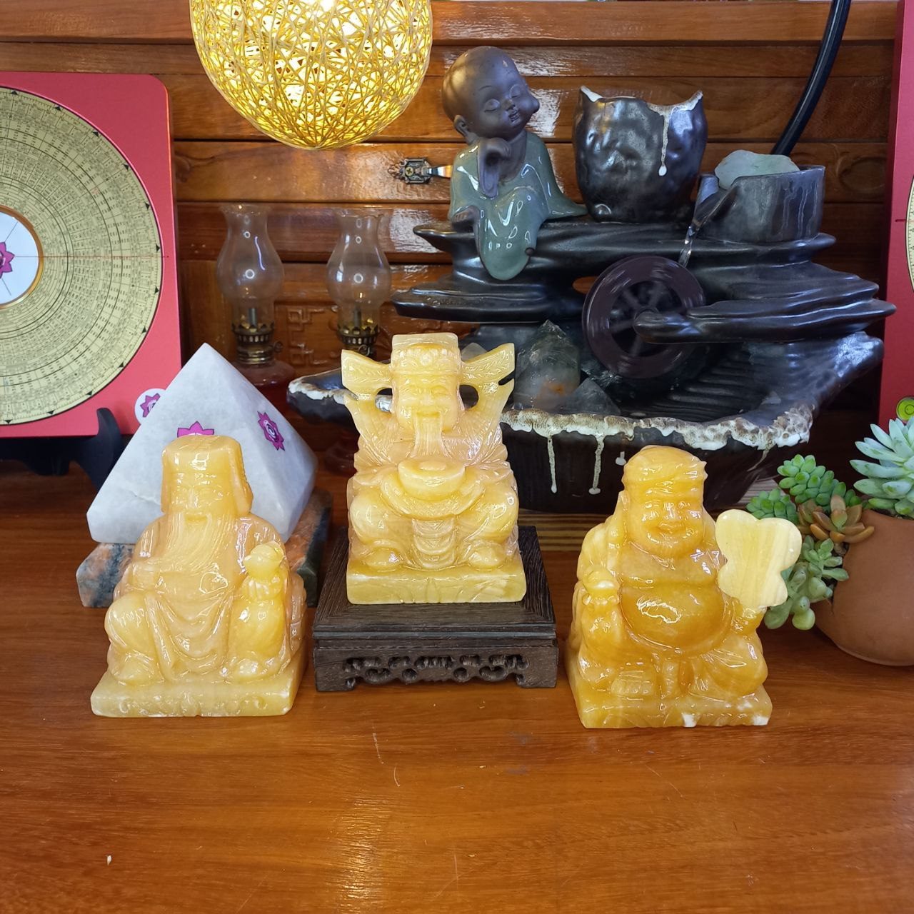 Bộ ba Thần Tài Thổ Địa và Thần Tiền liên hoa