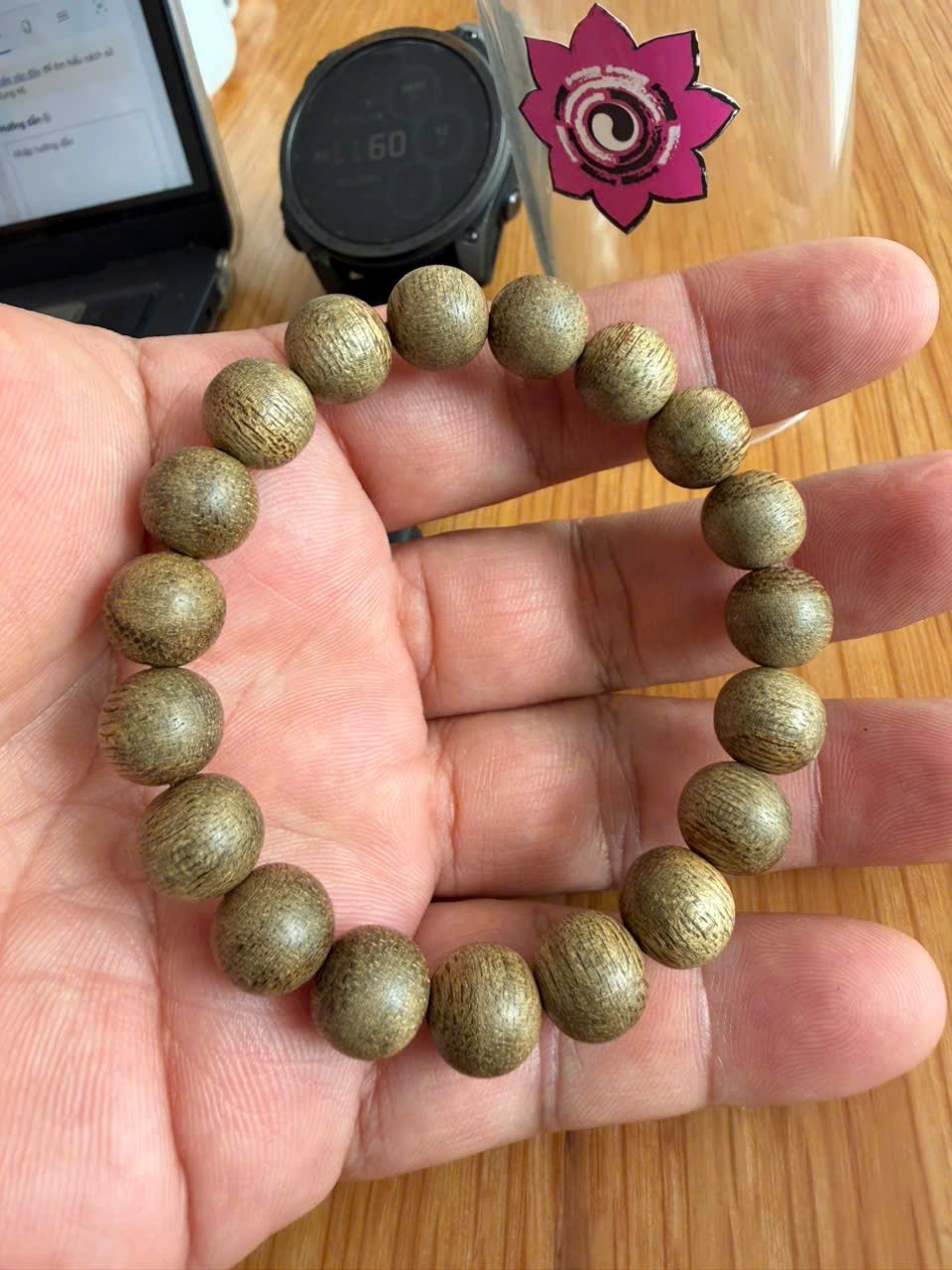 Vòng trầm hương cao cấp liên hoa 10mm