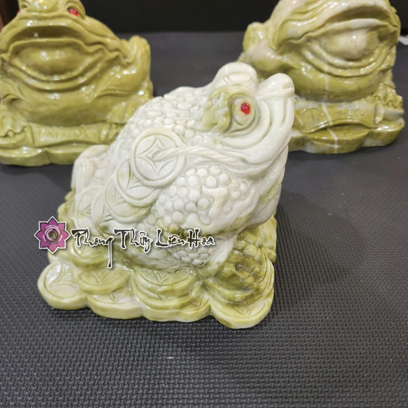 Thiềm thừ tài lộc liên hoa đá tự nhiên