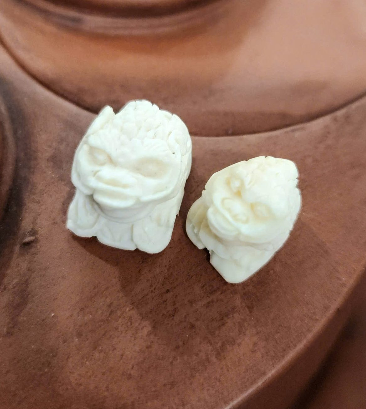 Thiềm thừ ngà voi làm nhẫn