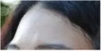 Chân tóc lấn xuống trán — thuở nhỏ ít gần cha mẹ