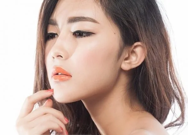 Tướng cằm: phần nhọn nhất của hạ đình — nhân tướng liên hoa