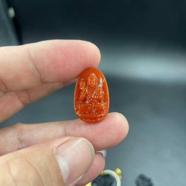 Mặt Phật Cẩm Thạch Huyết