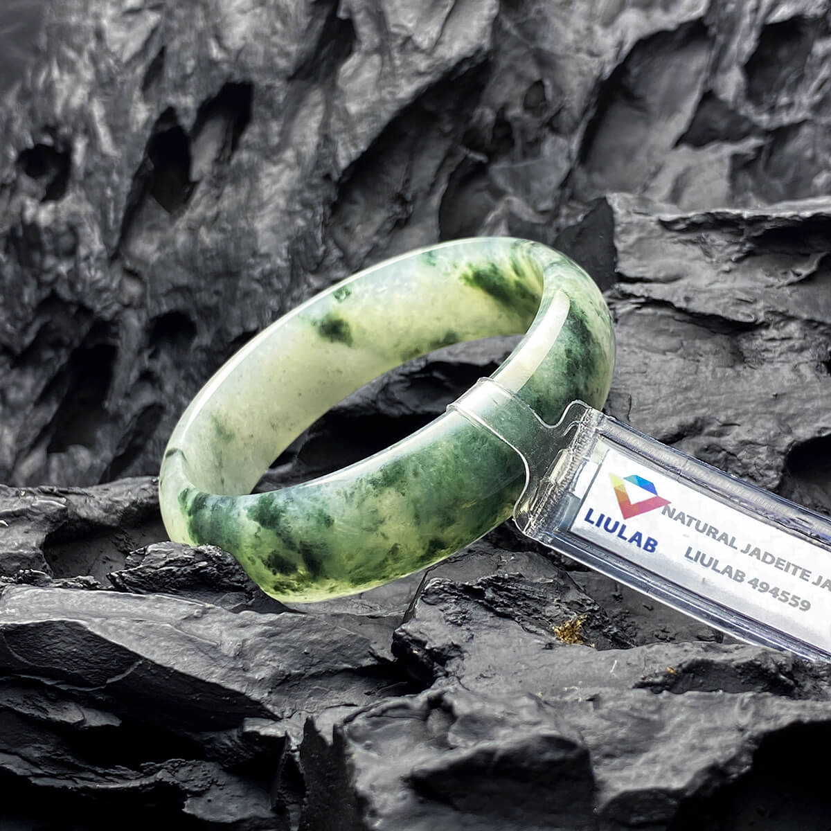 Vòng Tay Phỉ Thúy Và Nghệ Thuật Thẩm Định Chất Lượng